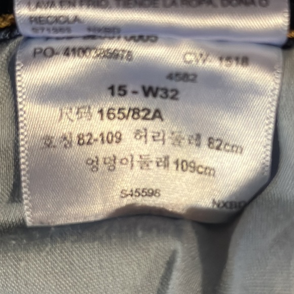 Denizen from Levi’s Cropped distressed jeans - Picture 10 of 12